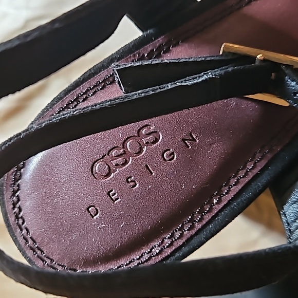 ASOS DESIGN Peaked platform high heeled shoes in black - Picture 7 of 8